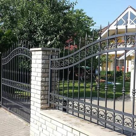 Tuenderlak Vendeghaz Балатонфюред