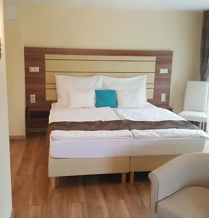 Tuenderlak Vendeghaz Apartment