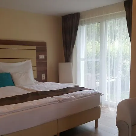 Tuenderlak Vendeghaz