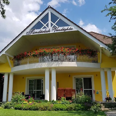 Tuenderlak Vendeghaz