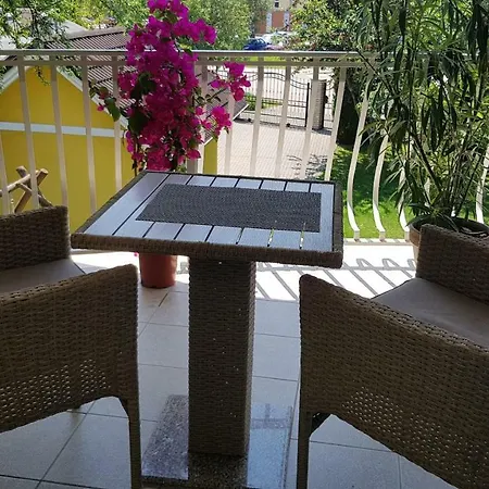 Διαμέρισμα Tuenderlak Vendeghaz *