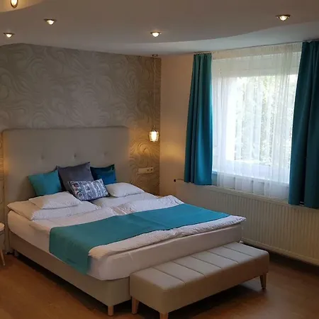 Apartment Tuenderlak Vendeghaz Balatonfured