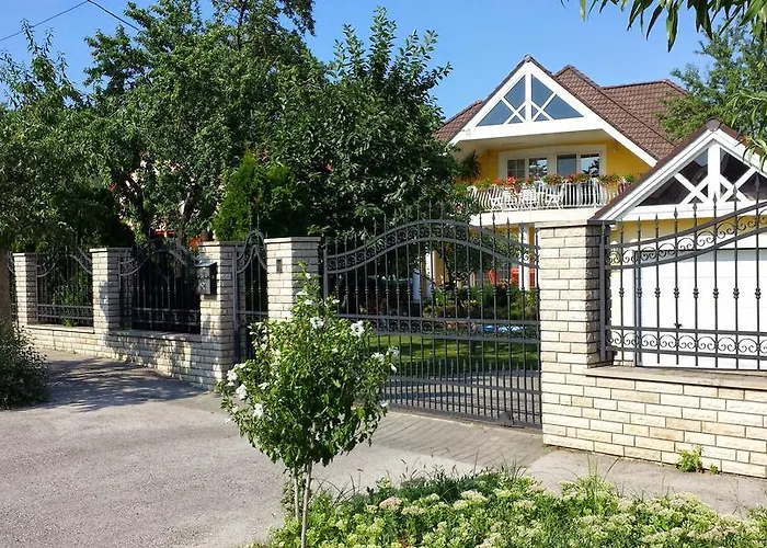 Tuenderlak Vendeghaz Apartament