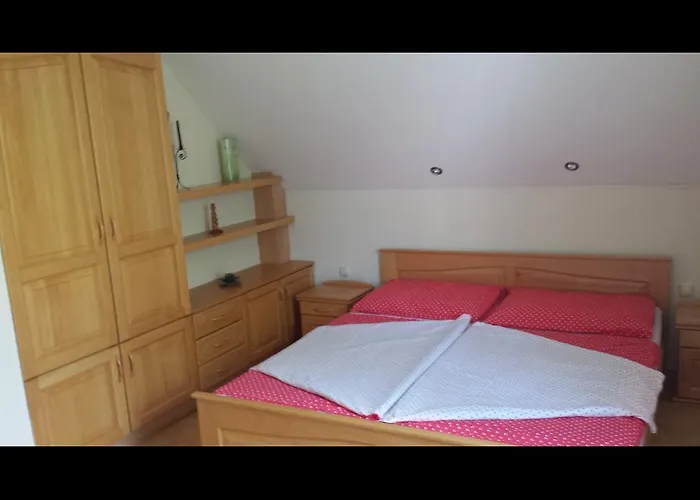 Apartament Tuenderlak Vendeghaz *