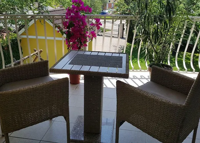 Apartament Tuenderlak Vendeghaz *